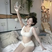 Gai Xinh Trung Điểm Tin Nhanh Về Những Gương Mặt Như Mơ Màng